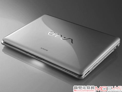 图3：索尼VGN-CR33/P笔记本电脑的顶盖，采用了钢琴烤漆工艺。